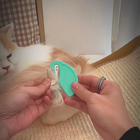 🐾 Unleash the Grooming Magic: Pet Knotting Comb Mini Cutter!